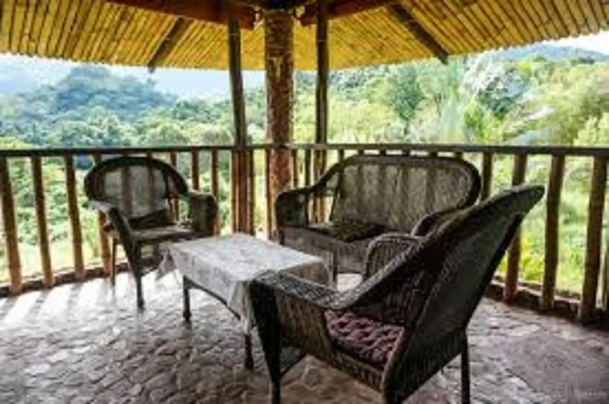 Bambua Nature Cottages and Hostel, Sabang, Puerto Princesa.