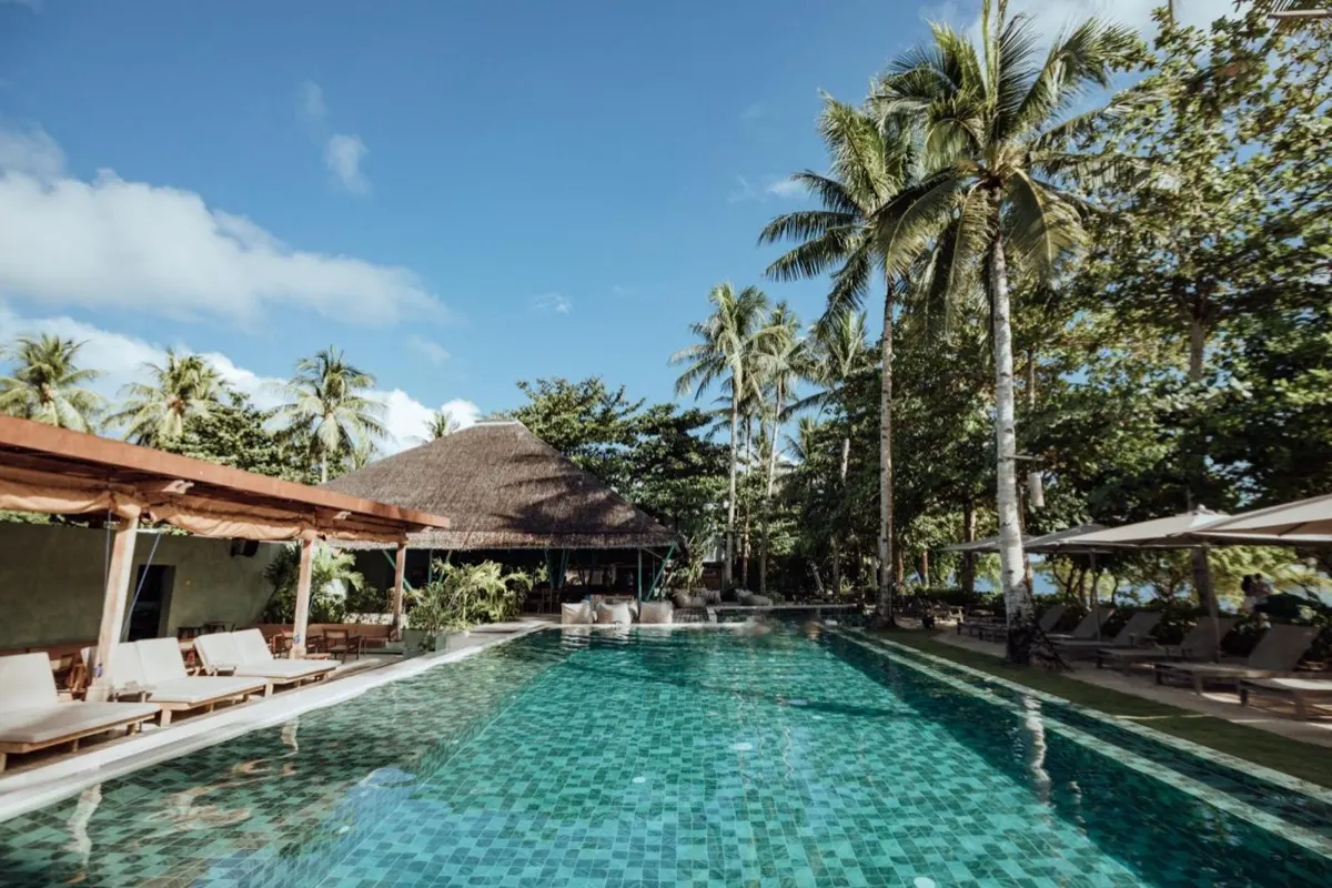 Bravo Beach Resort, General Luna, Siargao.