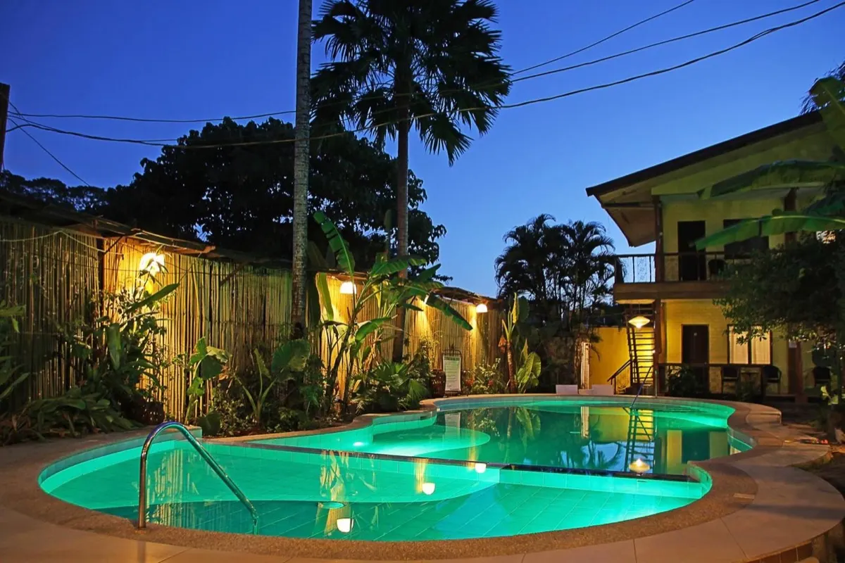 Darayonan Lodge, Poblacion, Coron.