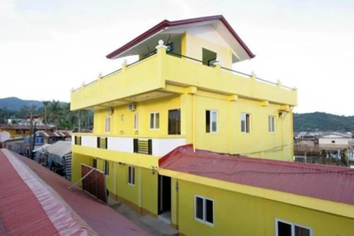 Luis Bay Travellers Inn, Coron.