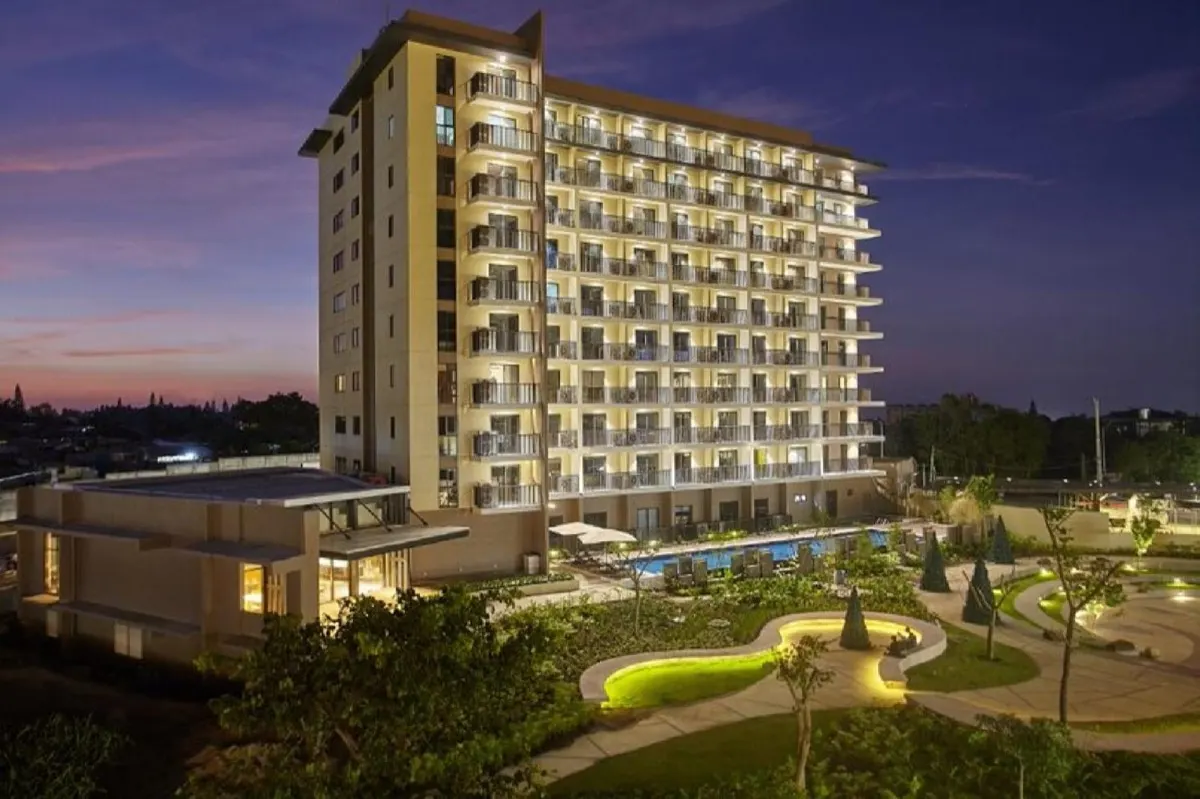 Quest Hotel Tagaytay, Rotunda strip, Tagaytay.