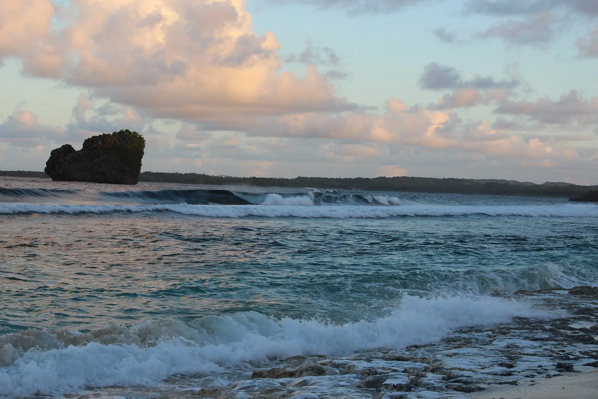 Three Little Birds Surf Hostel, General Luna, Siargao.